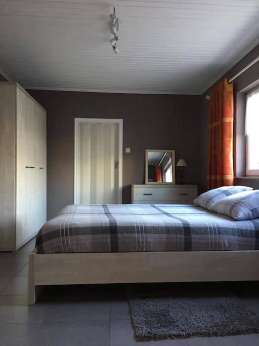 Le Calme De La Prairie De Liege Apartment Luaran gambar